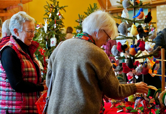 AuxiliaryChristmasSale2023_BonnieRonning.7