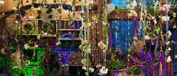 FlowerShowOpeningNightLogWall2024_BonnieRonning.12