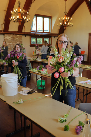 Flower Arranging: Hand-tied Spring Bouquet (Adult Class)
