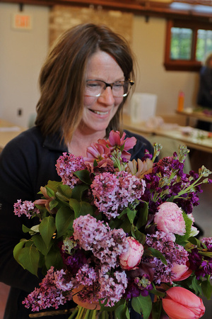 Flower Arranging: Hand-tied Spring Bouquet (Adult Class)